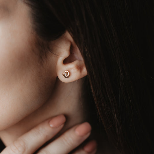 Boucles d'Oreilles Nœud Éternel en Or