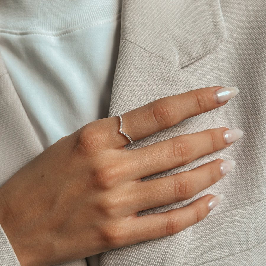 Bague en argent Simple V - Zirconium - Indira