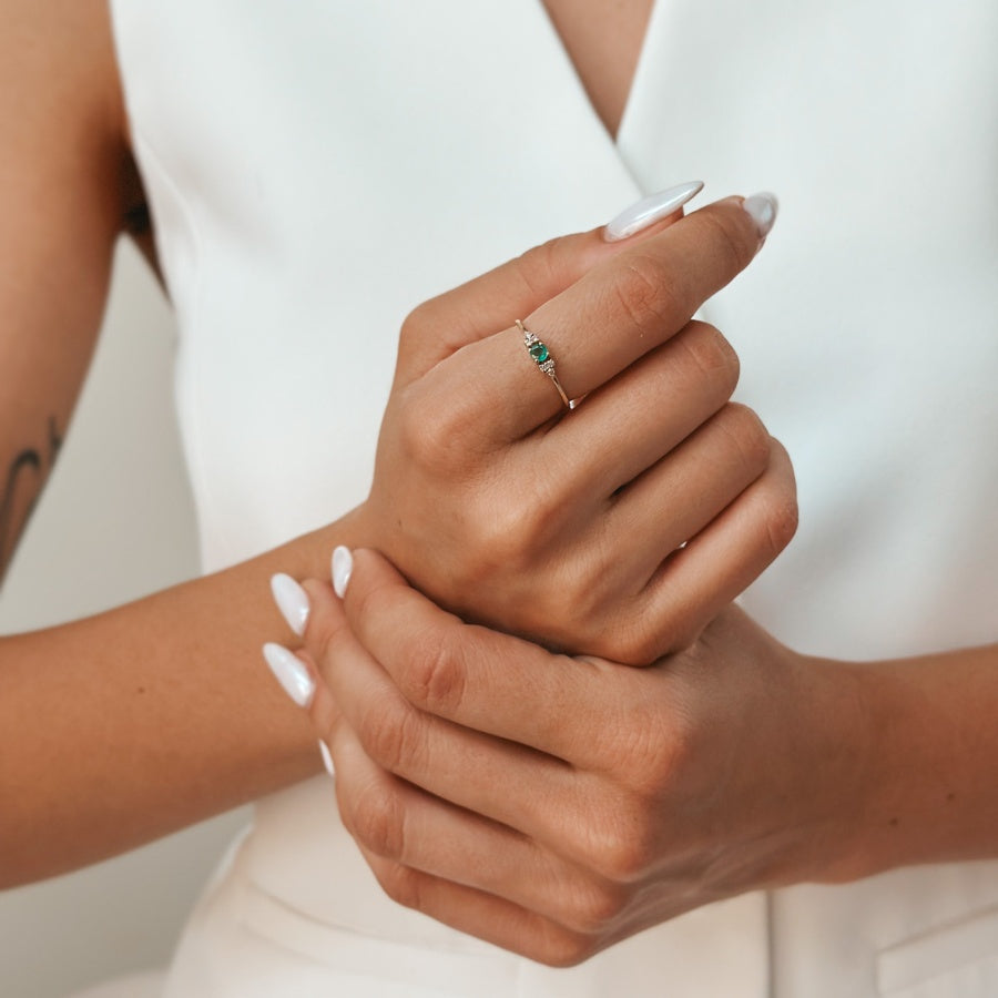 Bague en or Joanne - Émeraude et Diamants - Indira