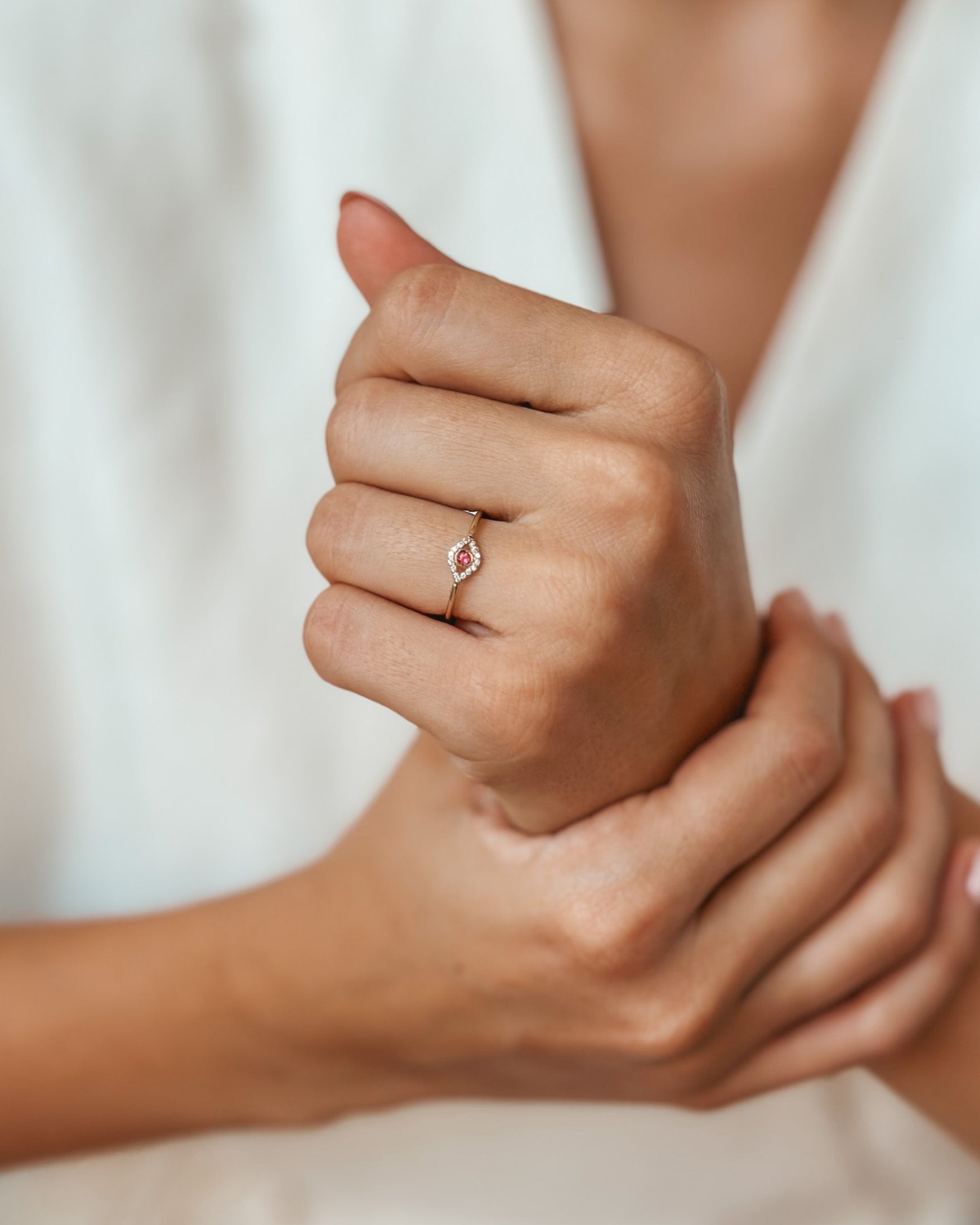 Bague en or jaune œil protecteur – Topaze rose, zirconium - Indira