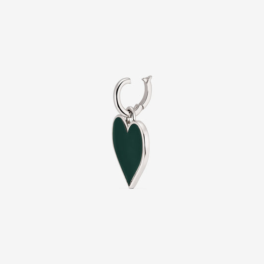 Pendentif en forme de cœur en argent 925 plaqué rhodium avec un centre vert profond, photographié sur fond blanc.