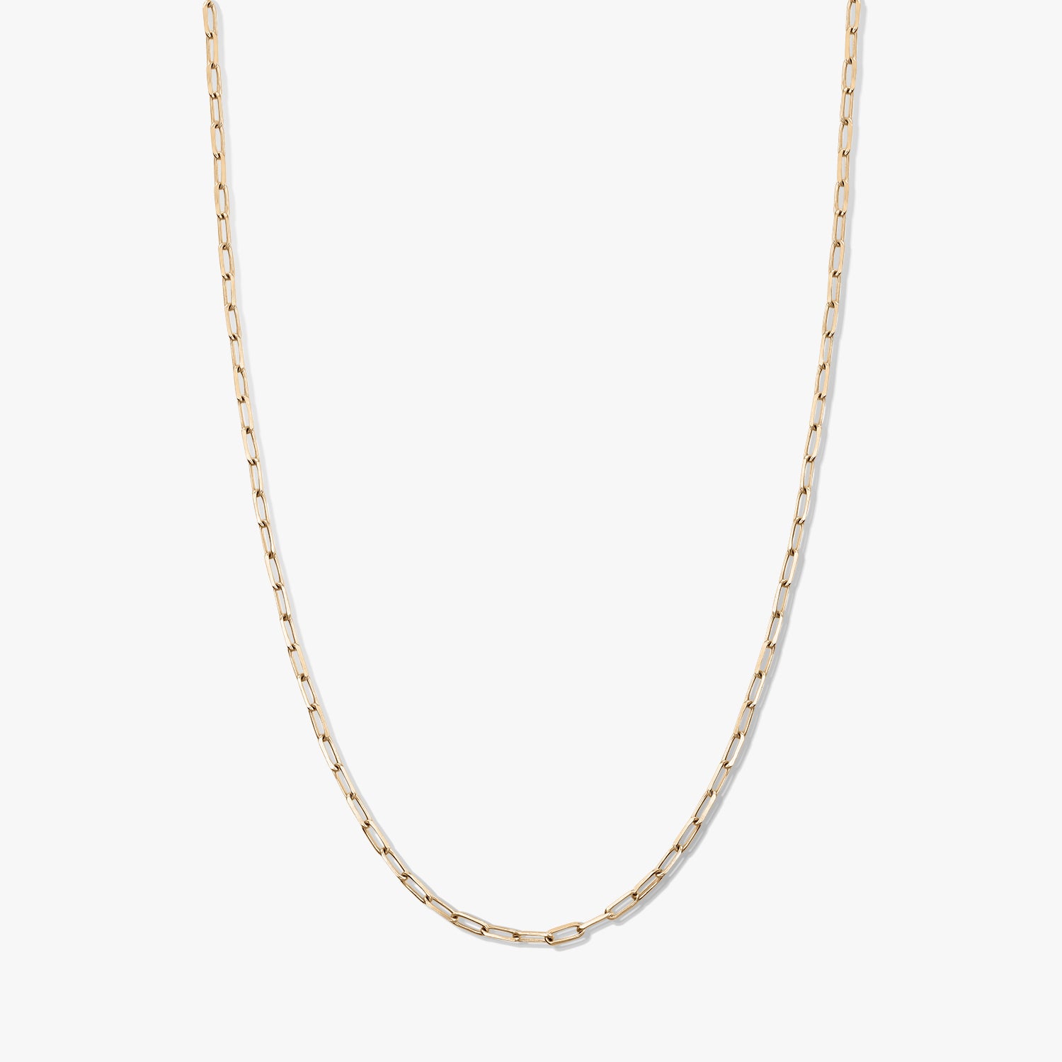 Collier ras‑du‑cou à maillons trombone, ton or, en argent 925, sur fond blanc.