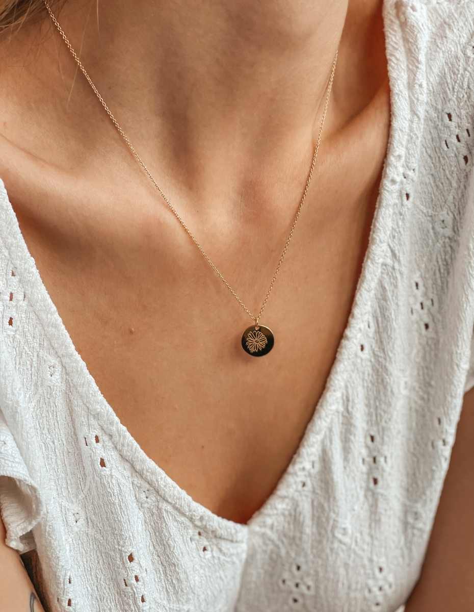 Collier en argent Birth Flower Golden - Avril Daisy - Indira