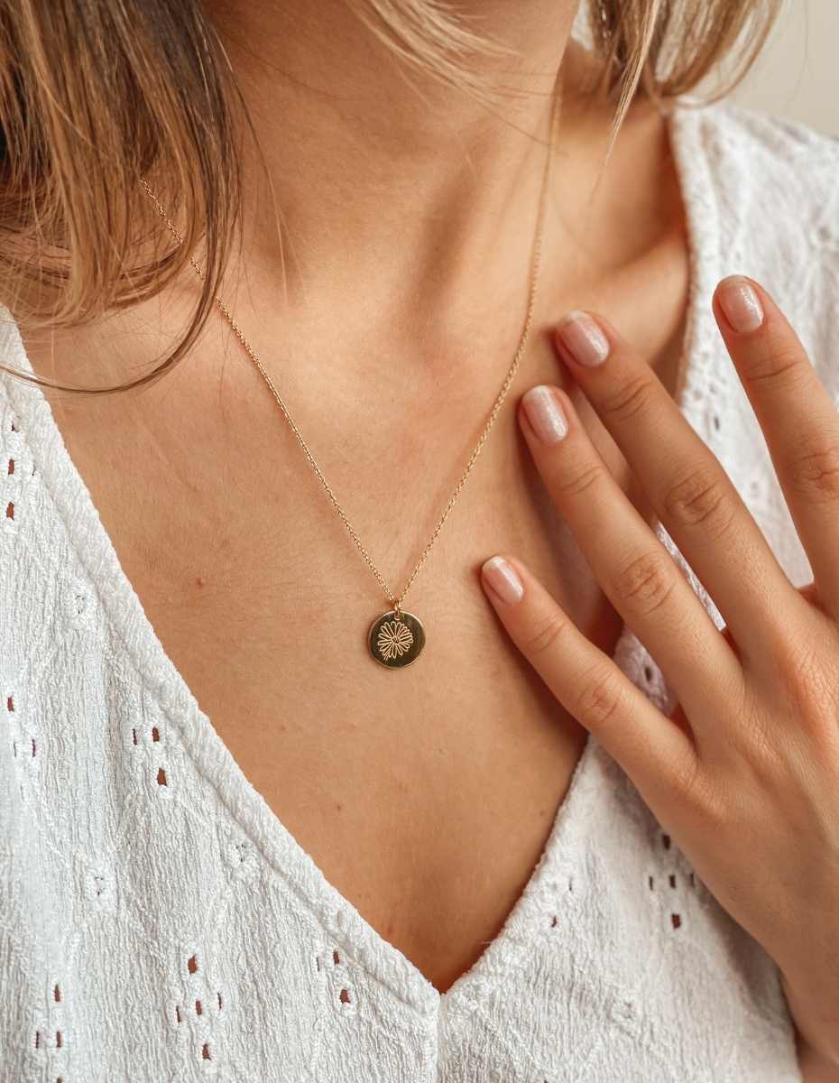 Collier en argent Birth Flower Golden - Avril Daisy - Indira