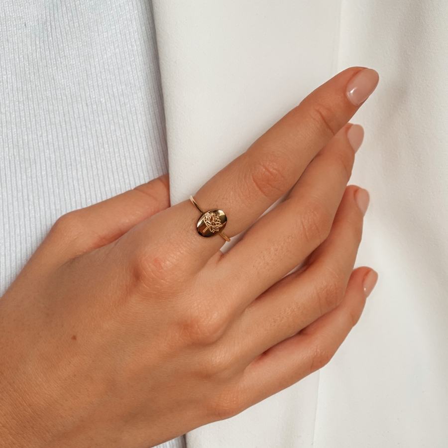 Bague en argent Birth Flower Golden - Juillet Lotus - Indira