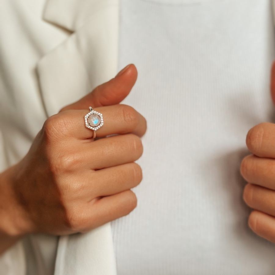 Inel din argint Lucy - Piatra lunii - Indira