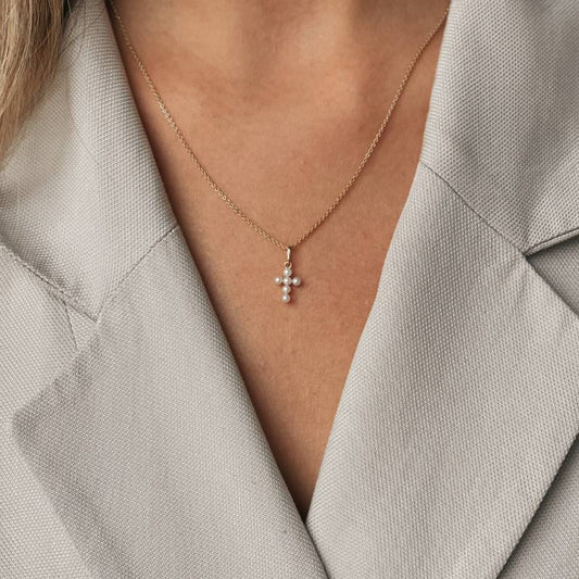 Pendentif croix en or Pearl - Perles naturelles - Indira