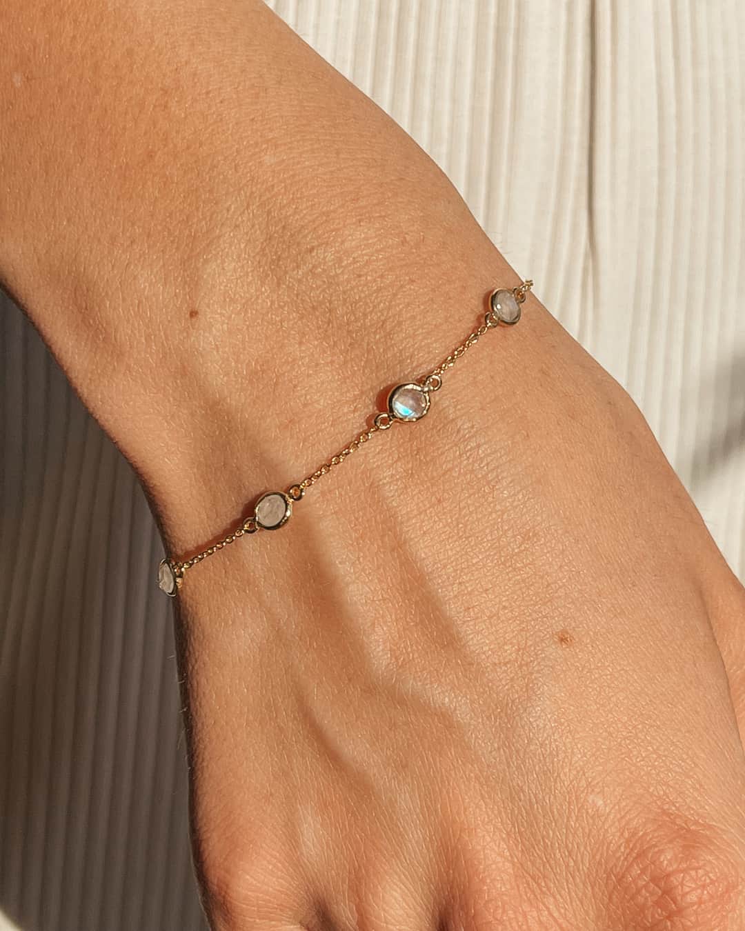 Bracelet en argent Birthstone Golden June - Pierres de Lune - Indira