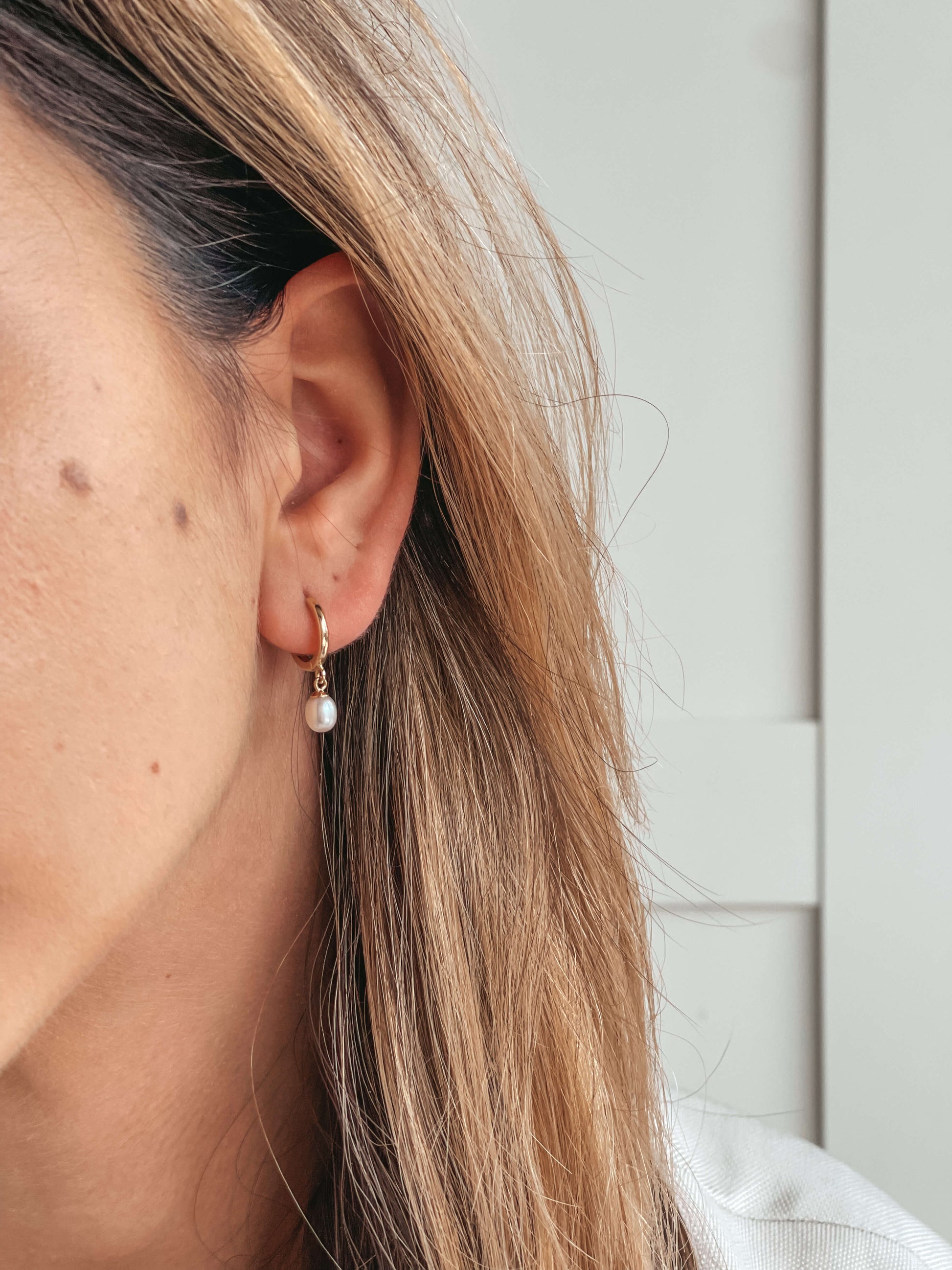 Boucles d'oreilles en or Pearl Hoops - Perles naturelles - Indira