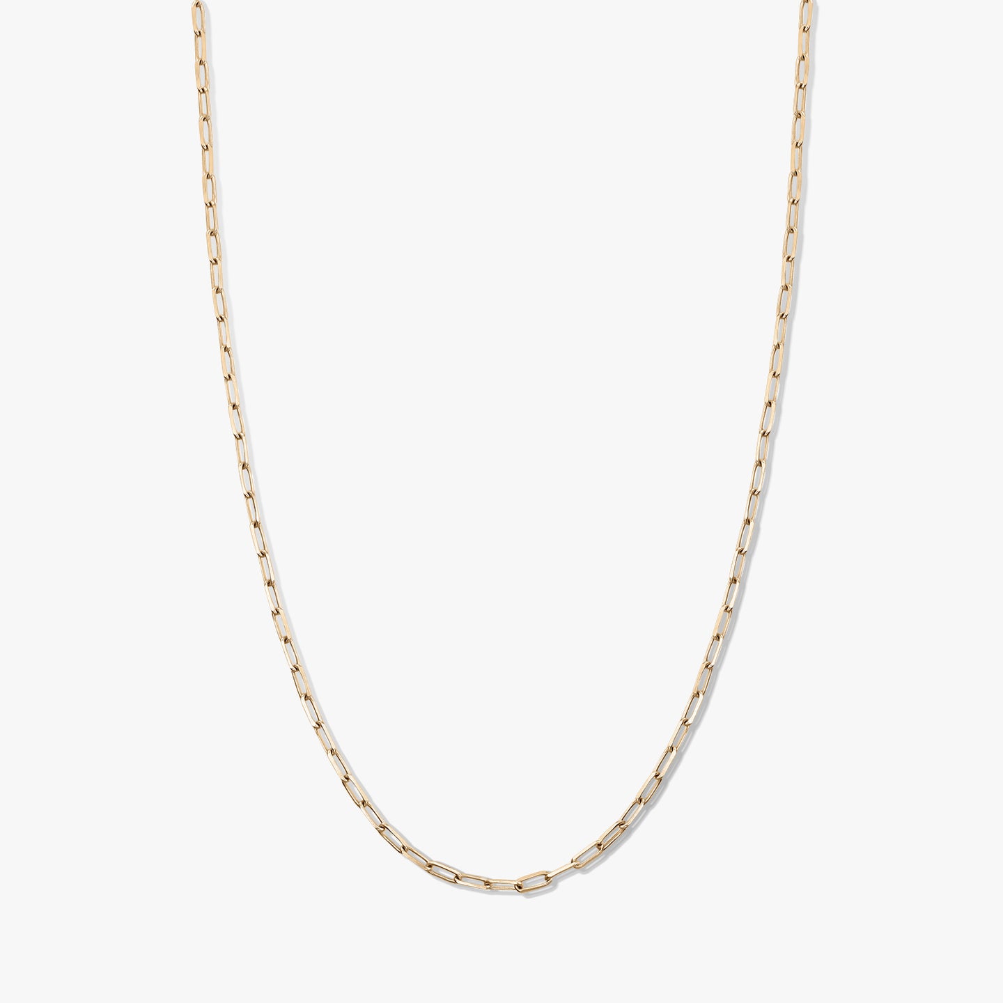 Collier ras‑du‑cou à maillons trombone, ton or, en argent 925, sur fond blanc.